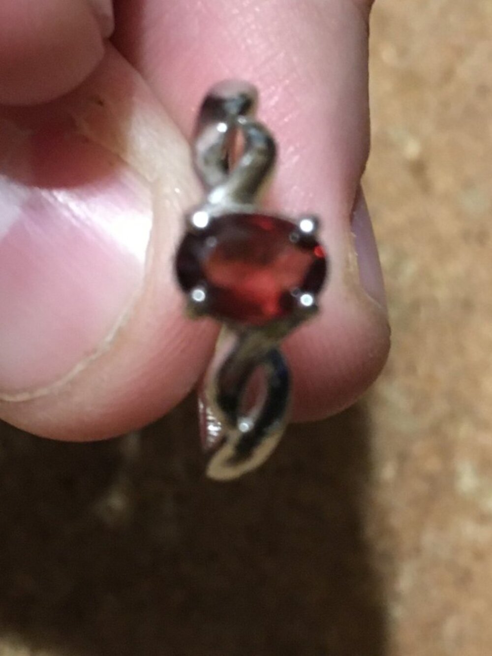 VINTAGE 925 STERLING SILVER GARNET RING SIZE 8